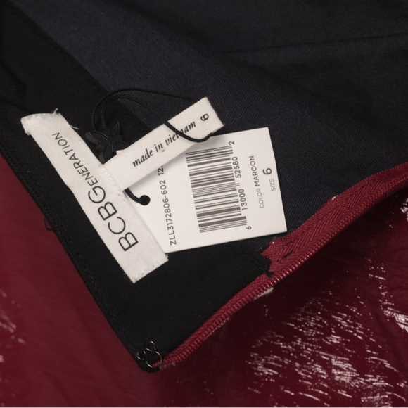 BCBGeneration Patent Faux Leather Pleated Mini Varsity Maroon Skirt Sz 6 K-Pop - Picture 7 of 10